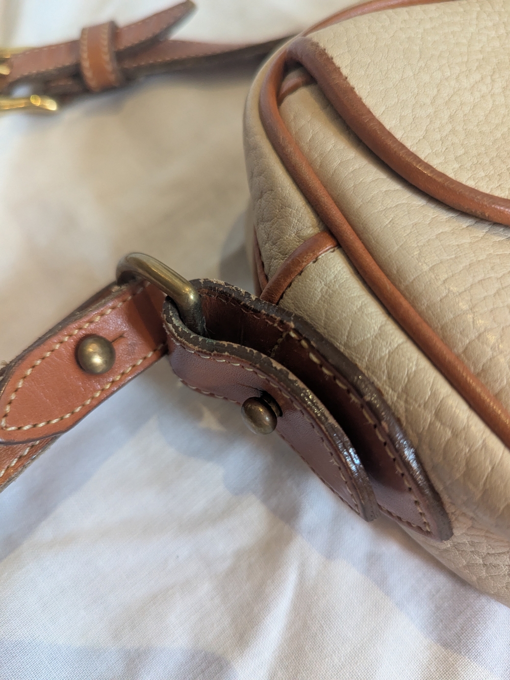 Vintage Dooney & Bourke Leather Cream Tan Crossbody Bag USA - Picture 10 of 12